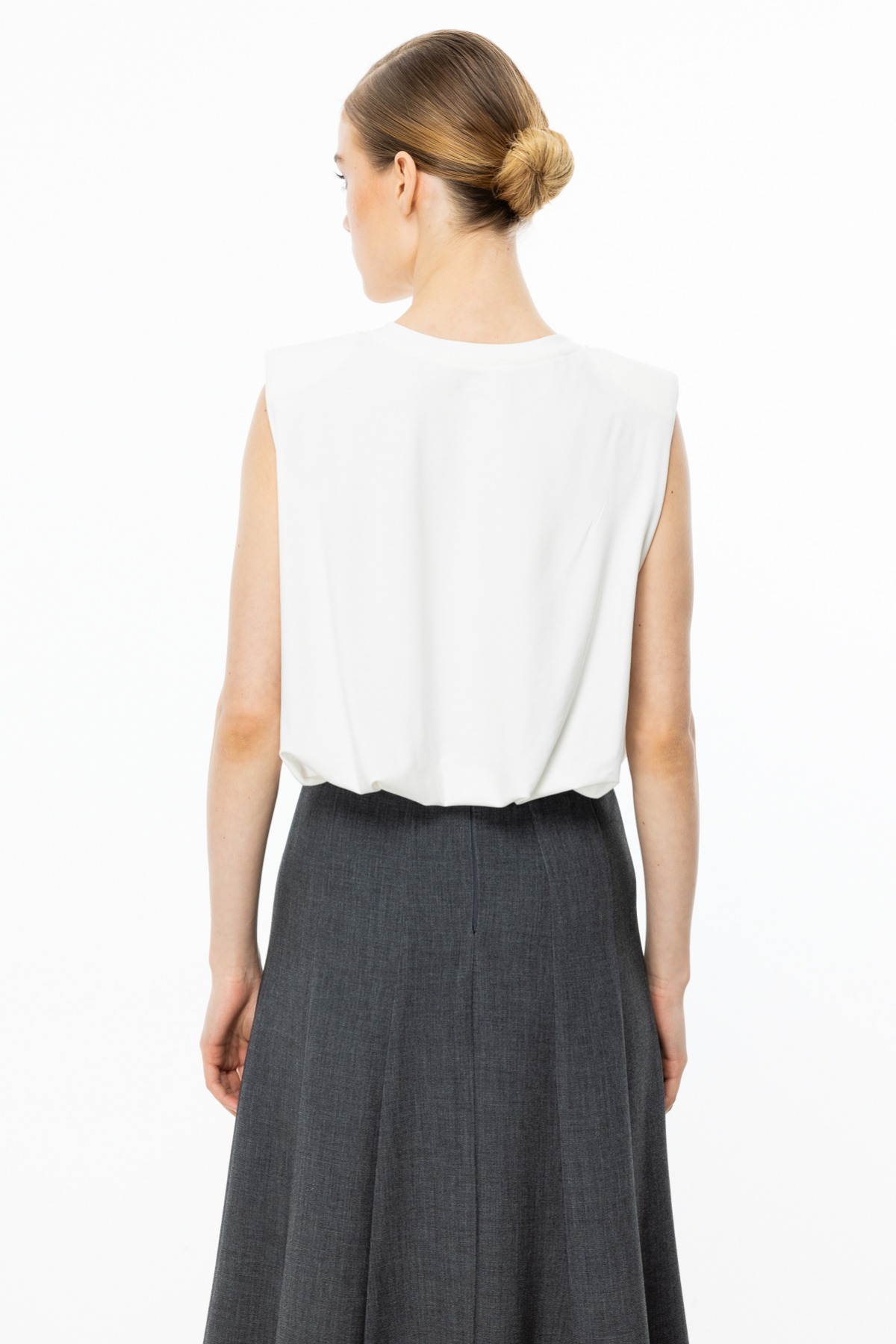 ON FASHION BLUZ ÖNÜ YAZILI KURDELA DESENLİ VATKALI BELİ LASTİKLİ - EKRU