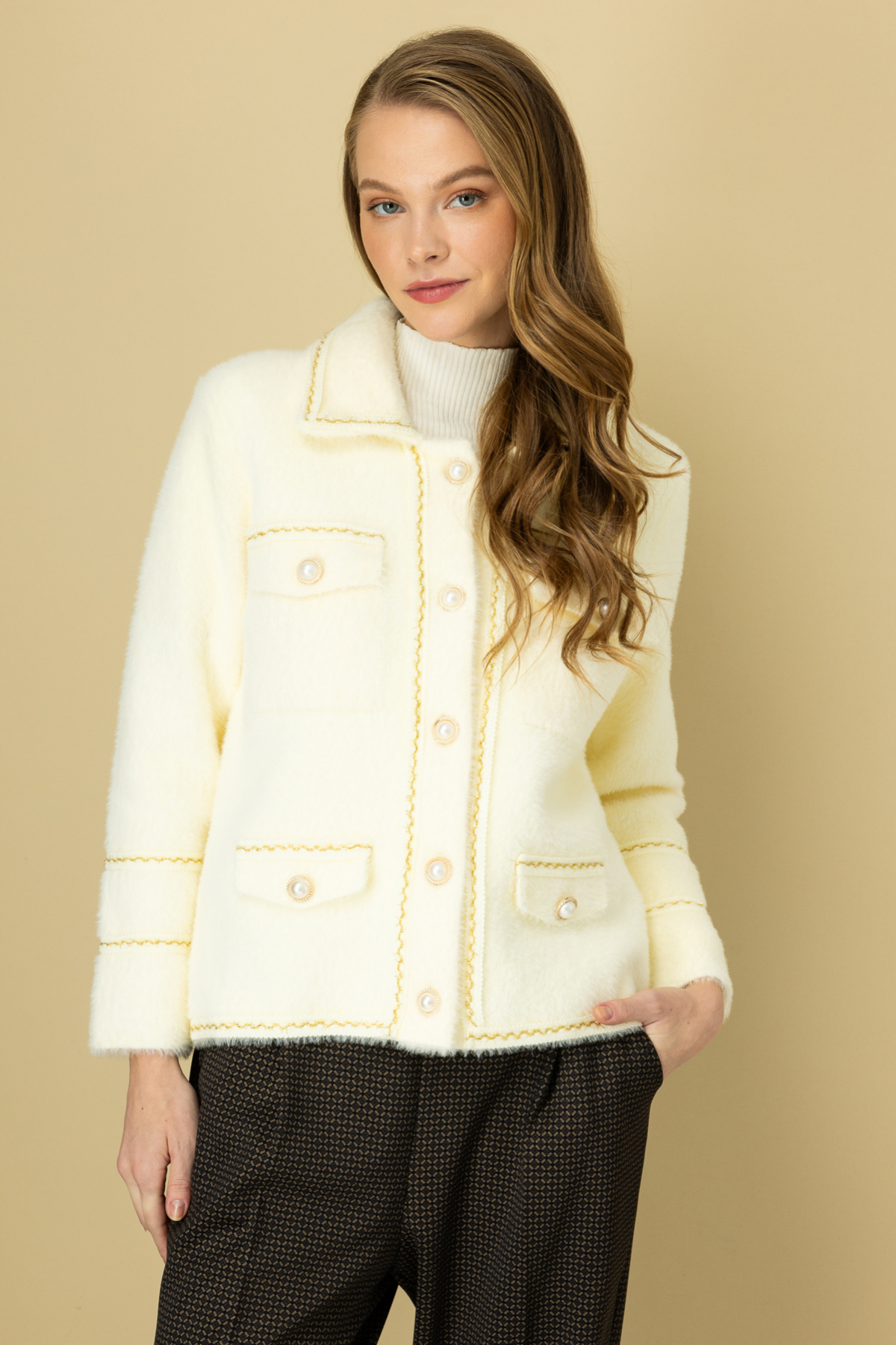 ON FASHION CEP DETAYLI İNCİ VE SİM BİYELİ HIRKA - EKRU