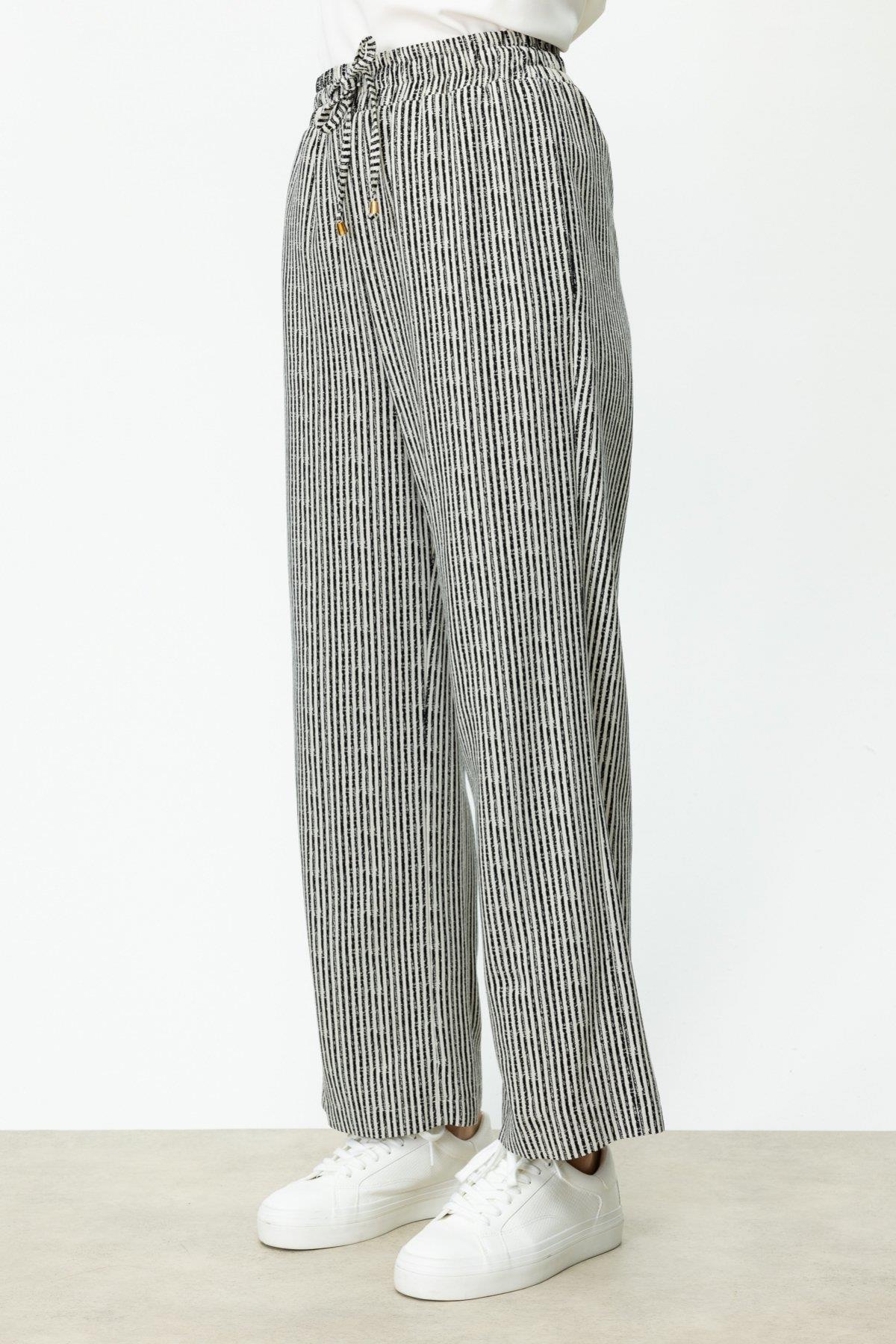 ON FASHION Çizgi Desenli Bol Paça Pantolon - SİYAH