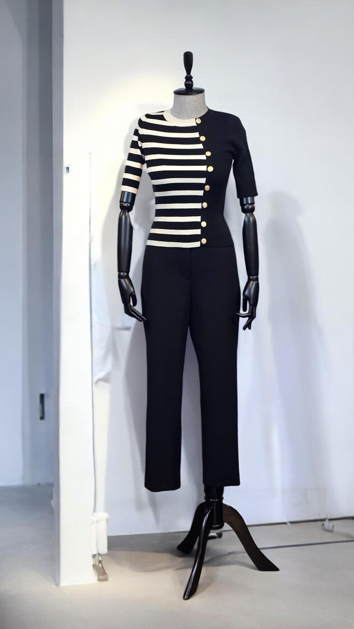 ON FASHION ÇİZGİLİ FİTİLLİ KISA KOL CROP KAZAK