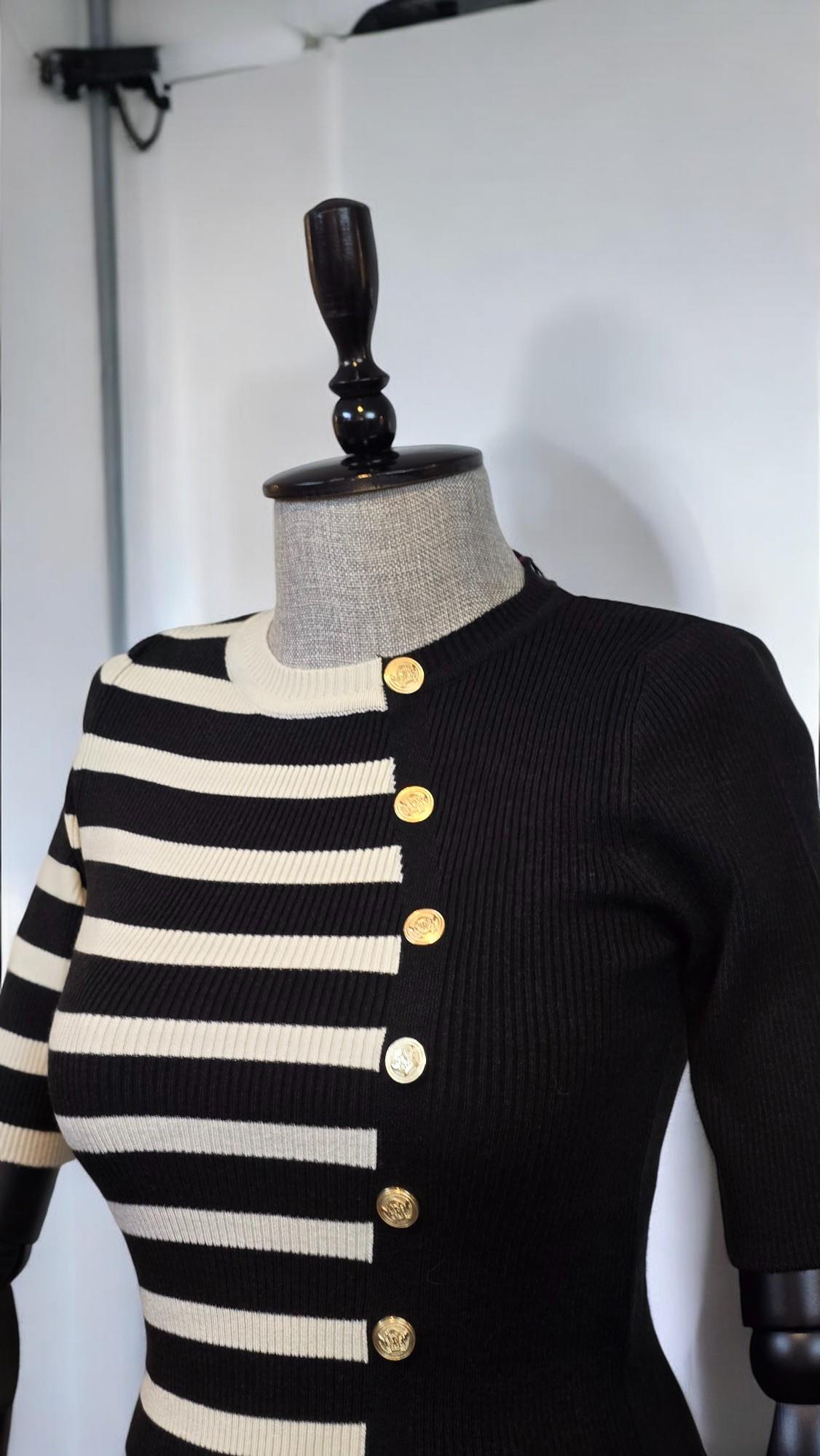ON FASHION ÇİZGİLİ FİTİLLİ KISA KOL CROP KAZAK