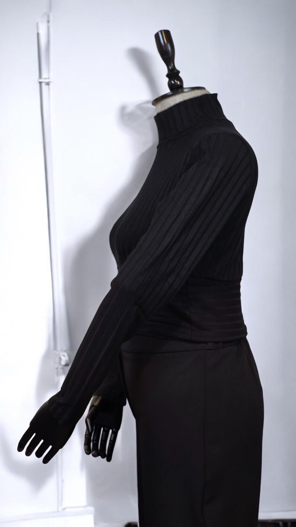 ON FASHION DİK YAKA DÜĞMELİ BLUZ - SİYAH