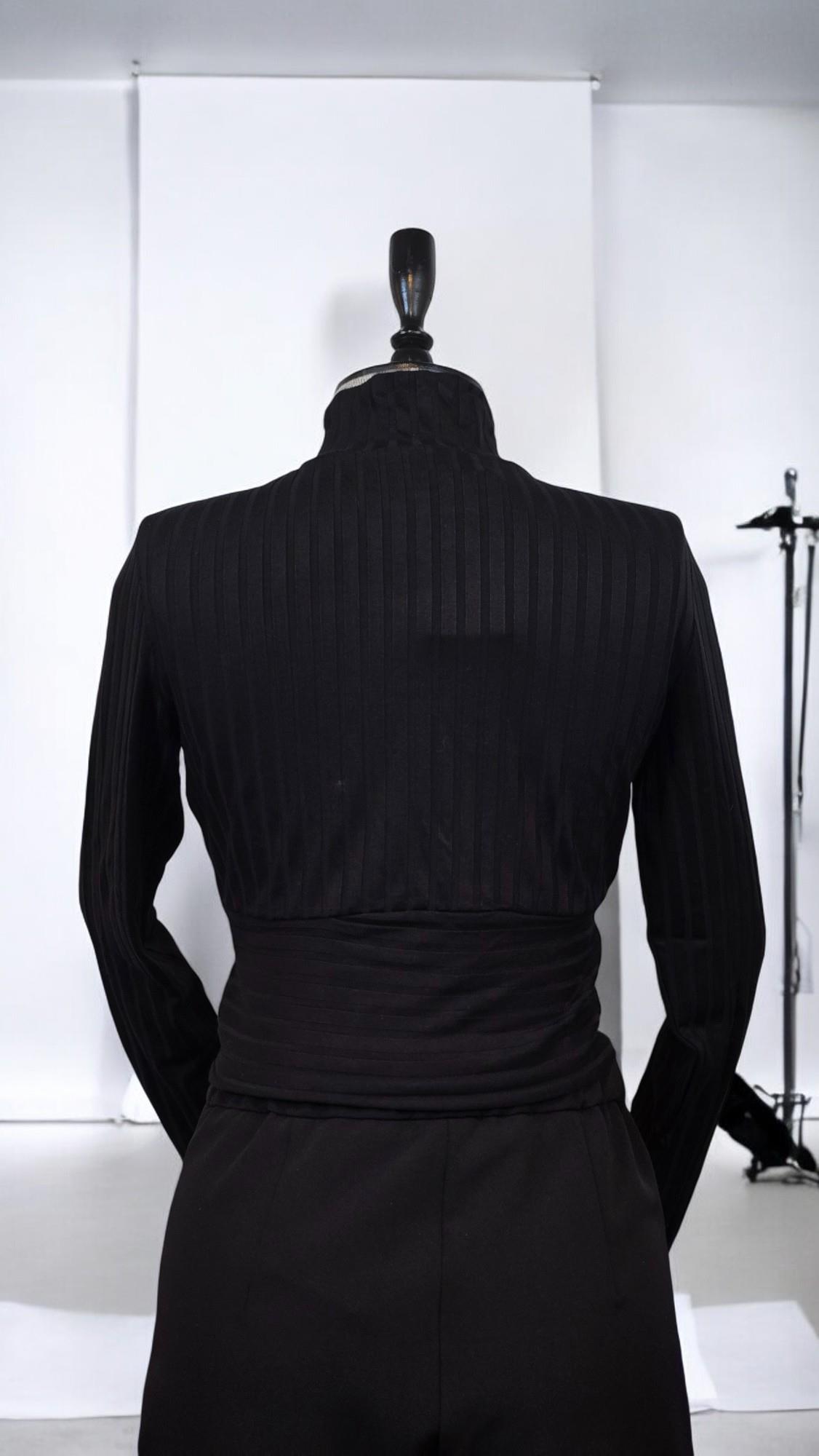 ON FASHION DİK YAKA DÜĞMELİ BLUZ - SİYAH