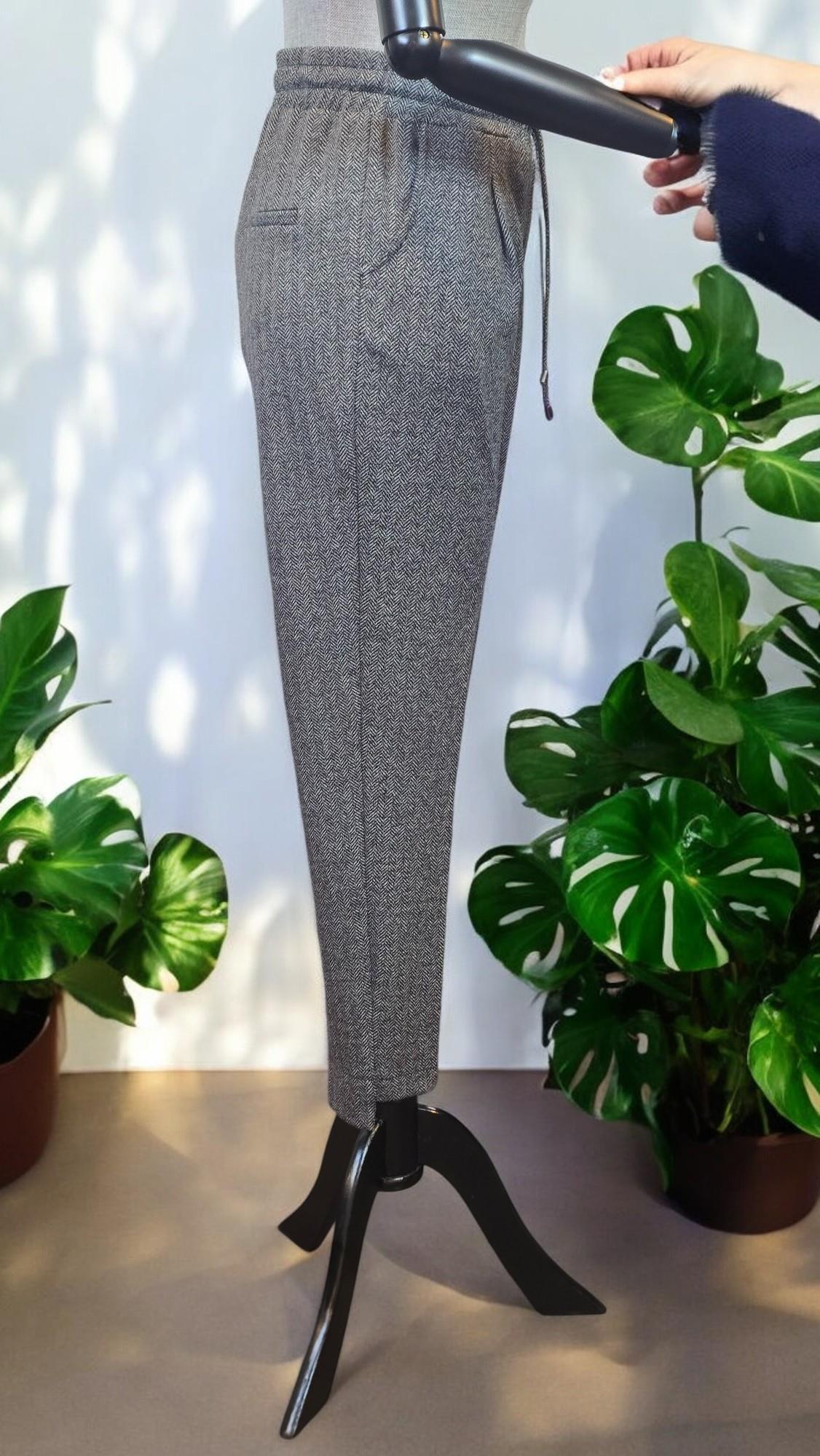 ON FASHION Önü Pileli Beli Lastikli Pantolon - Siyah