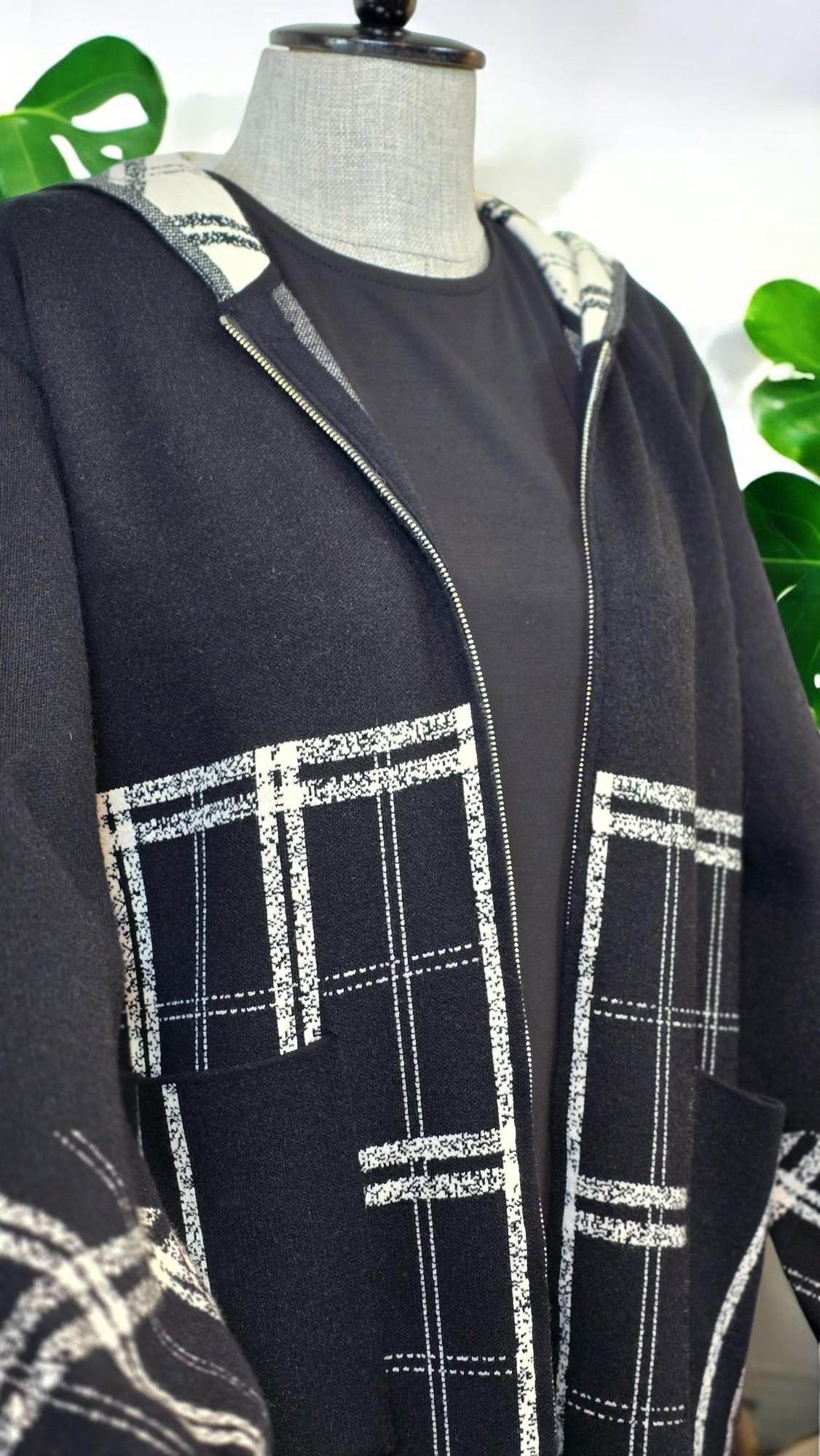 ON FASHION Uzun Kapişonlu Göğsü Kareli Hırka - Siyah