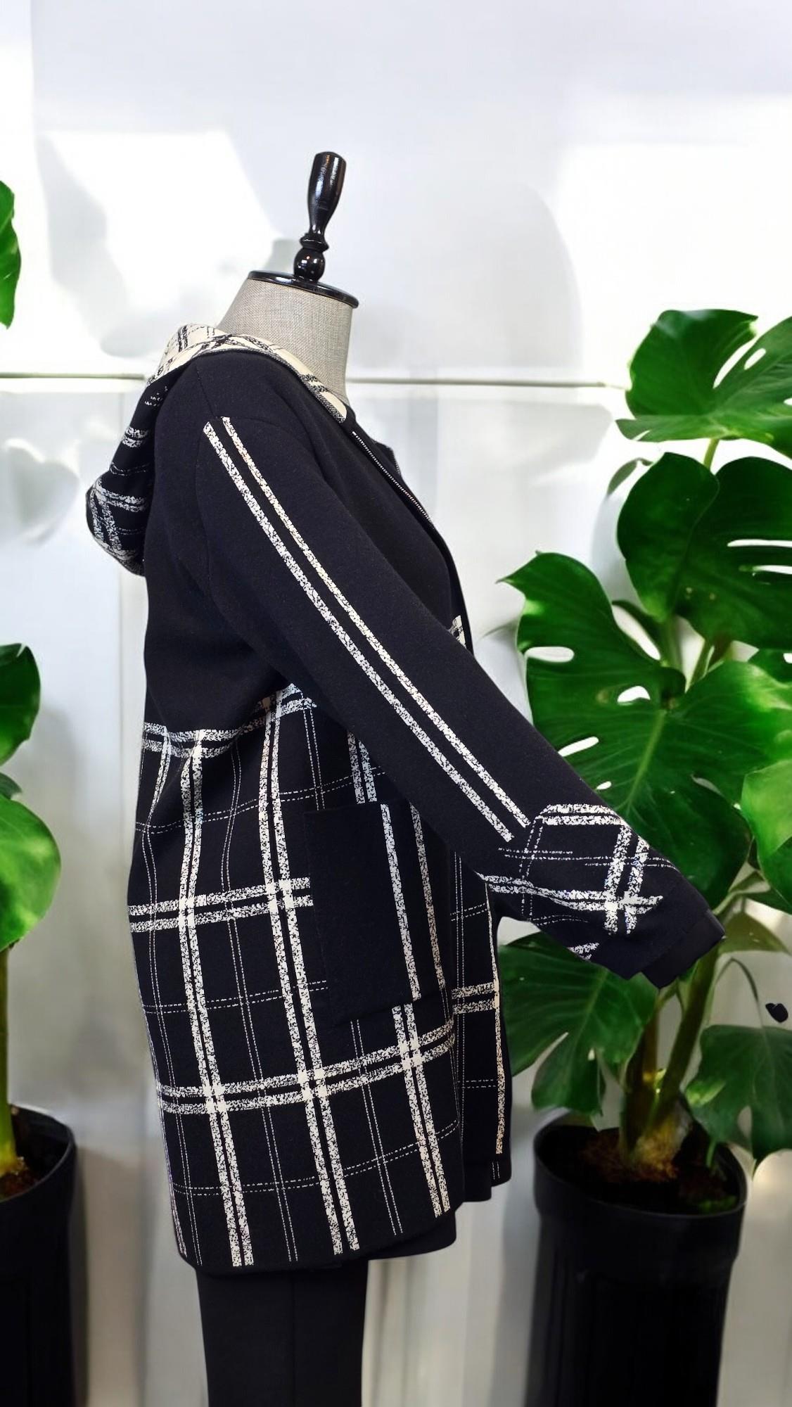 ON FASHION Uzun Kapişonlu Göğsü Kareli Hırka - Siyah