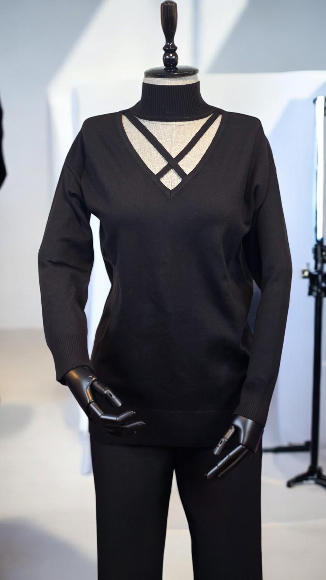 ON FASHION YAKASI ÇAPRAZ DETAYLI KAZAK - SİYAH