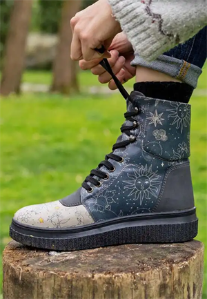 And Wonders How It All Turns Out ( Dogo Future Boots Kadın Bot)