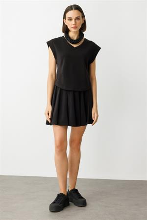 ON FASHION 54233 V YAKA KISA BLUZ - SİYAH