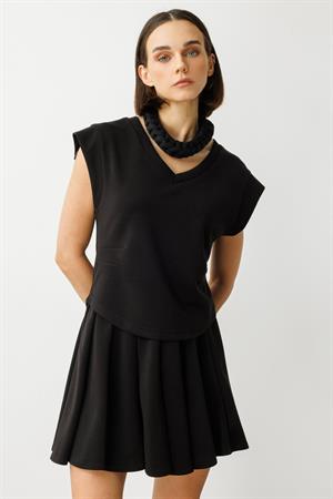 ON FASHION 54233 V YAKA KISA BLUZ - SİYAH