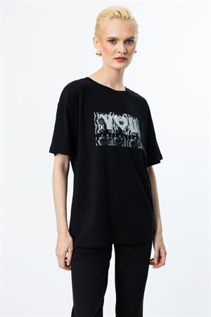 ON FASHION BASKILI SİYAH TAŞLI SIFIR YAKA BLUZ - SİYAH