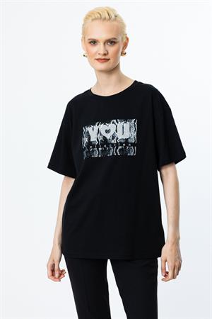 ON FASHION BASKILI SİYAH TAŞLI SIFIR YAKA BLUZ - SİYAH