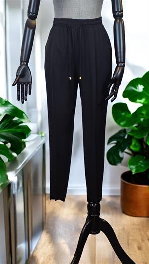 ON FASHION Beli Bağcıklı Dar Paça Pantolon - Siyah