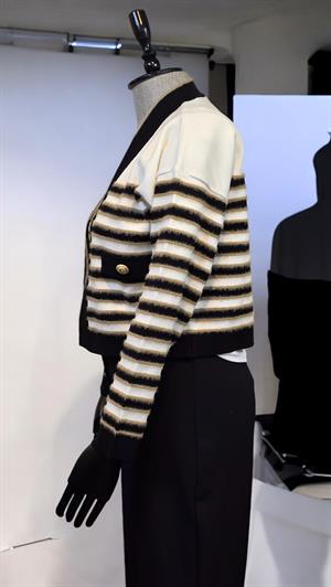 ON FASHION ÇİZGİLİ CEP VE DÜĞME DETAYLI HIRKA - EKRU