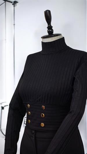 ON FASHION DİK YAKA DÜĞMELİ BLUZ - SİYAH