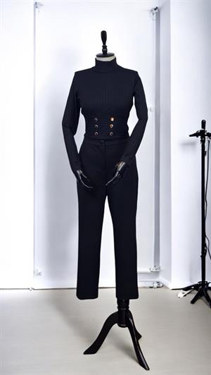 ON FASHION DİK YAKA DÜĞMELİ BLUZ - SİYAH