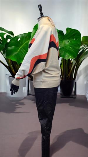 ON FASHION ÖNÜ DESENLİ YARASA KOL KAZAK - BEJ