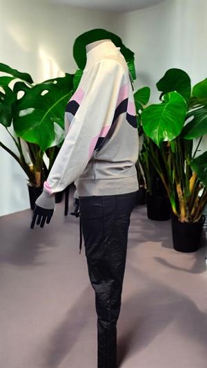ON FASHION ÖNÜ DESENLİ YARASA KOL KAZAK - GRİ