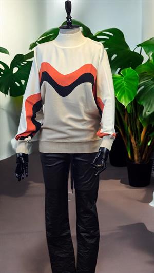 ON FASHION ÖNÜ DESENLİ YARASA KOL KAZAK - BEJ