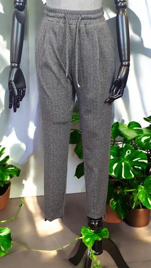 ON FASHION Önü Pileli Beli Lastikli Pantolon - Siyah