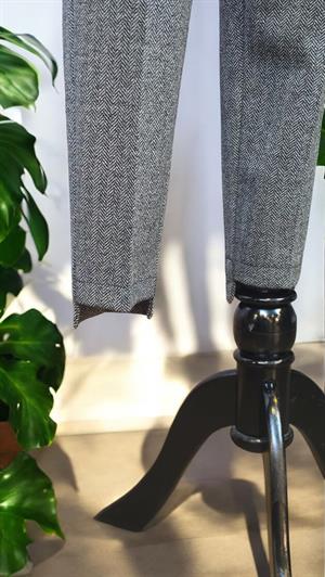 ON FASHION Önü Pileli Beli Lastikli Pantolon - Siyah