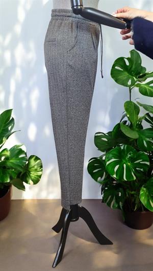 ON FASHION Önü Pileli Beli Lastikli Pantolon - Siyah
