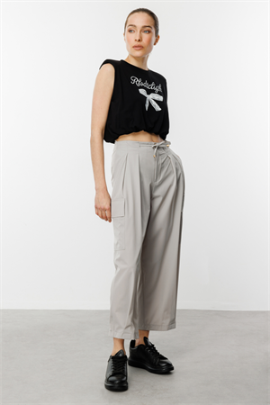 ON FASHION PİLELİ YANLARI CEPLİ ÖNÜ BAĞCIKLI PANTOLON - GRİ