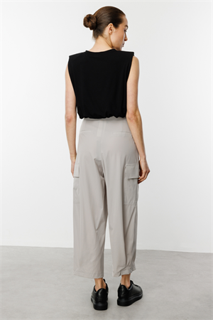 ON FASHION PİLELİ YANLARI CEPLİ ÖNÜ BAĞCIKLI PANTOLON - GRİ