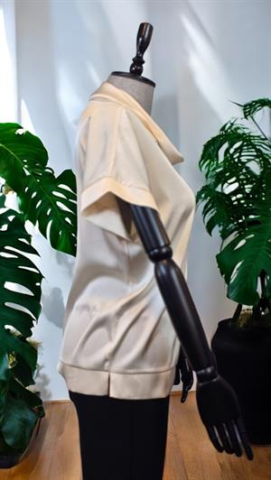 ON FASHION Saten Degaje Yaka Bluz - Krem 