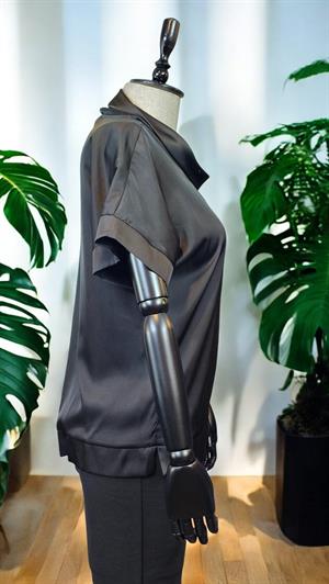 ON FASHION Saten Degaje Yaka Bluz - Siyah