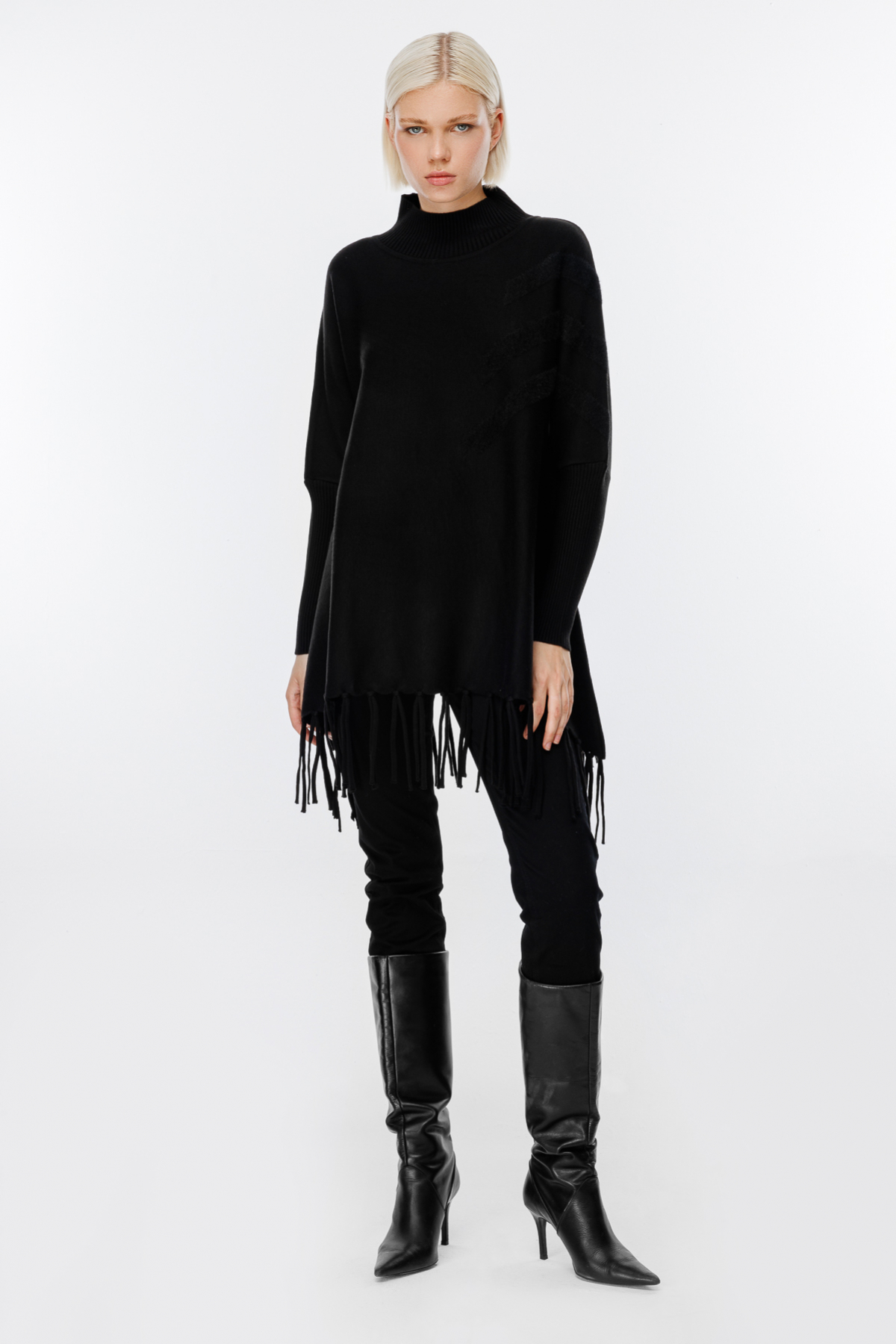 ON FASHION Püskül Detaylı Panço - Siyah