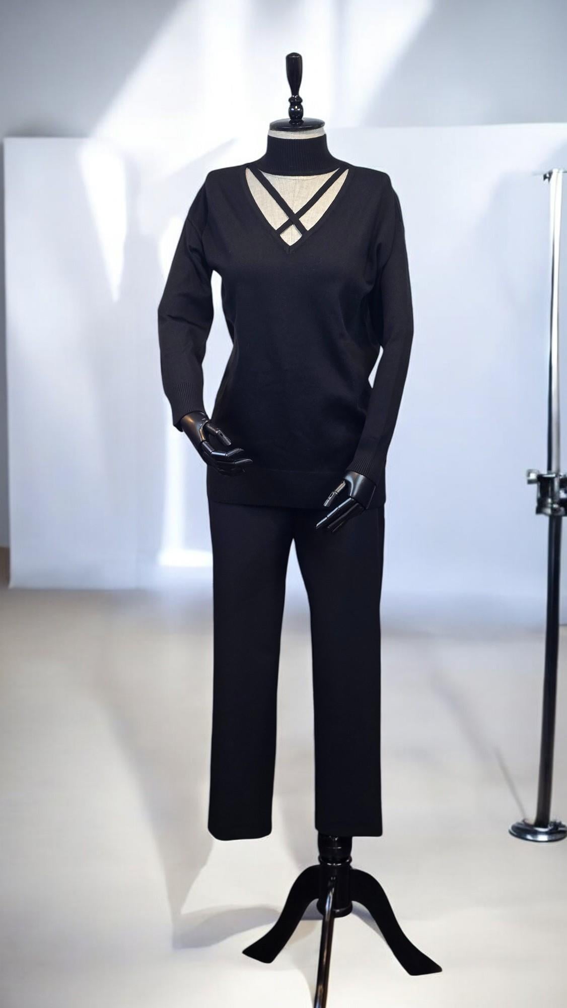 ON FASHION YAKASI ÇAPRAZ DETAYLI KAZAK - SİYAH