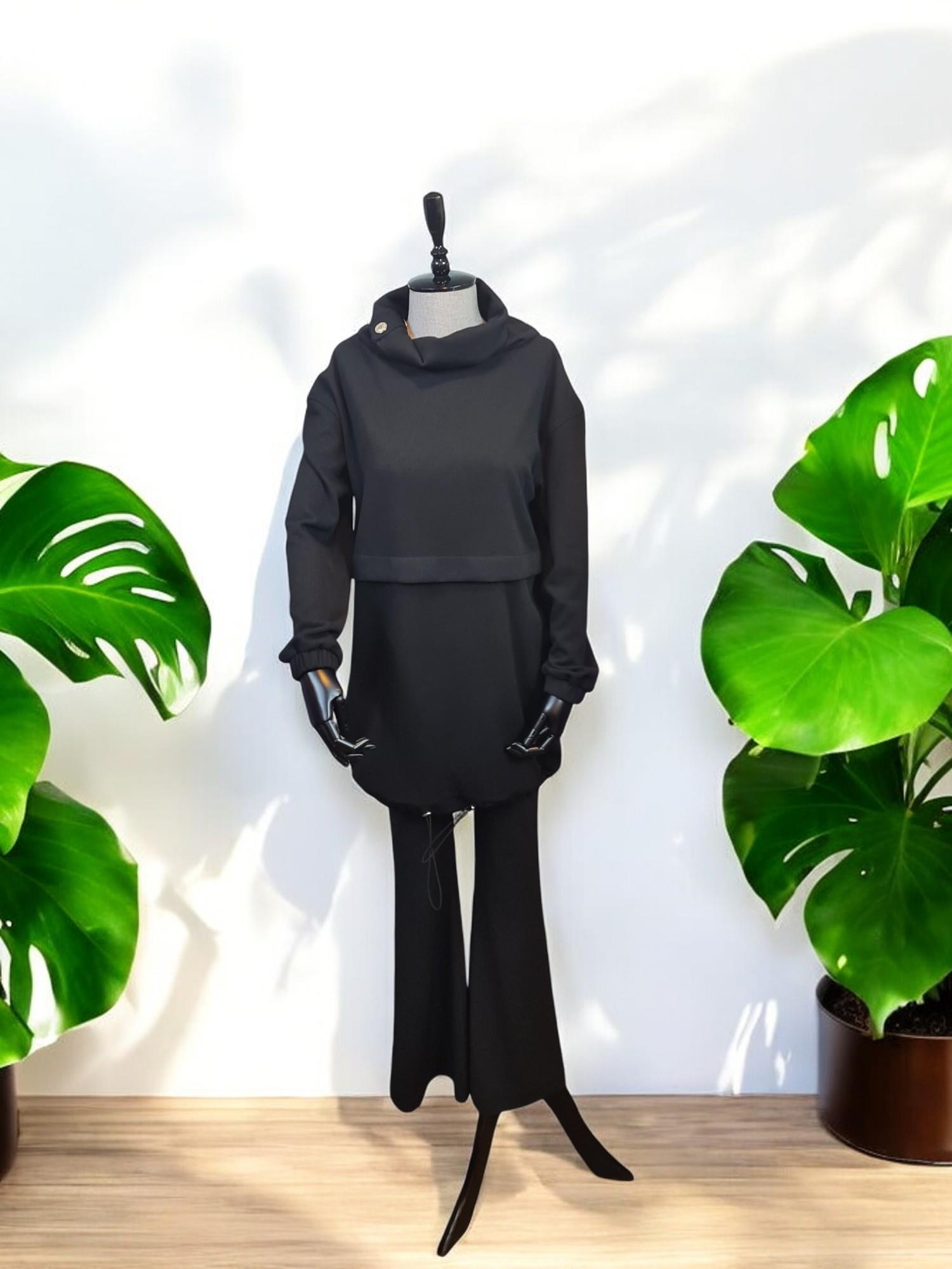 YAKASI DÜĞMELİ TRİKO TUNİK - SİYAH