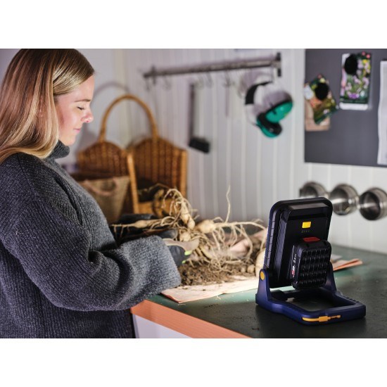 BWL2400 ÇALIŞMA AYDINLATMASI  (Bosch 18V pil ile çalışır, yanlızca cihaz pil dahil değil)