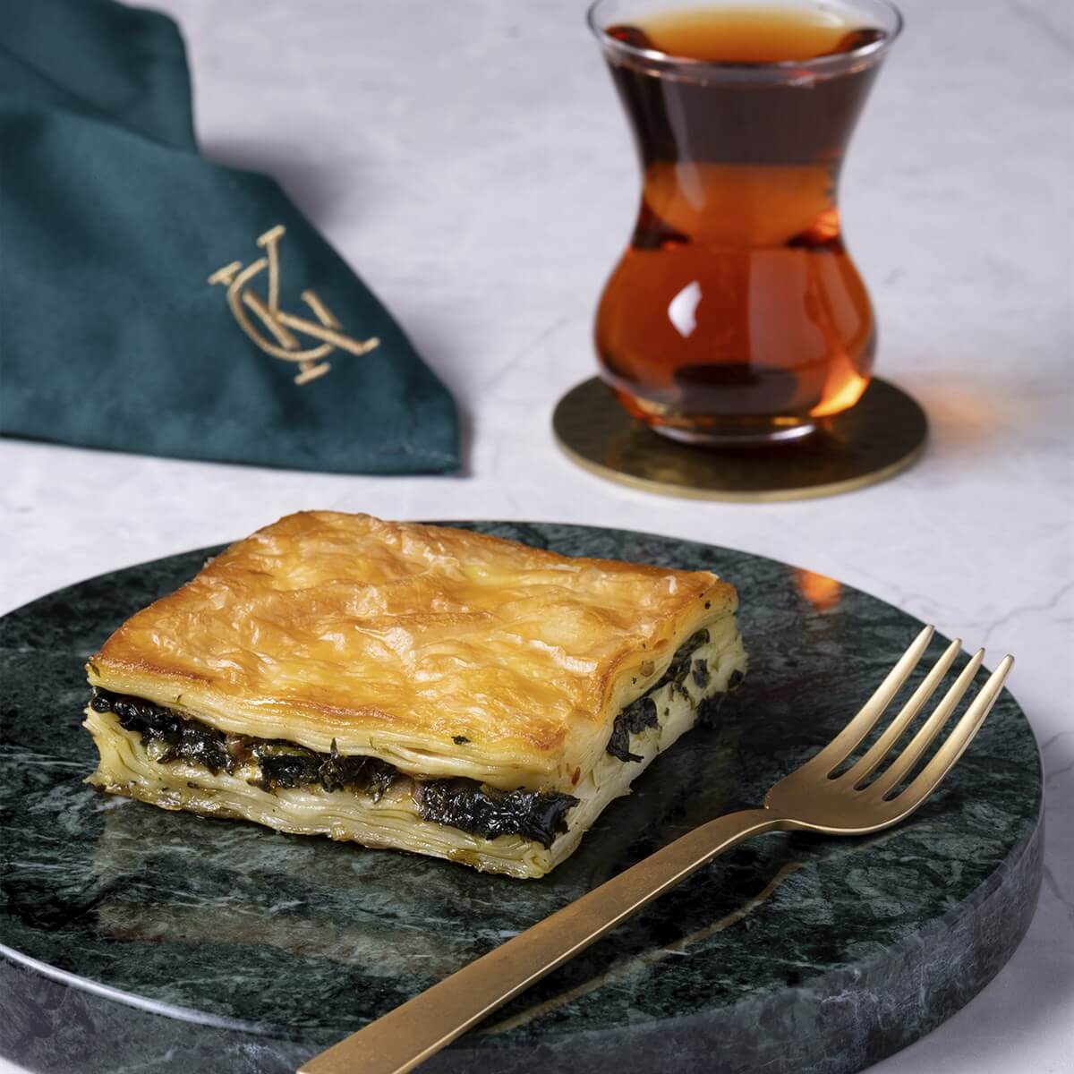 Ispanaklı Su Böreği - Karaköy Güllüoğlu