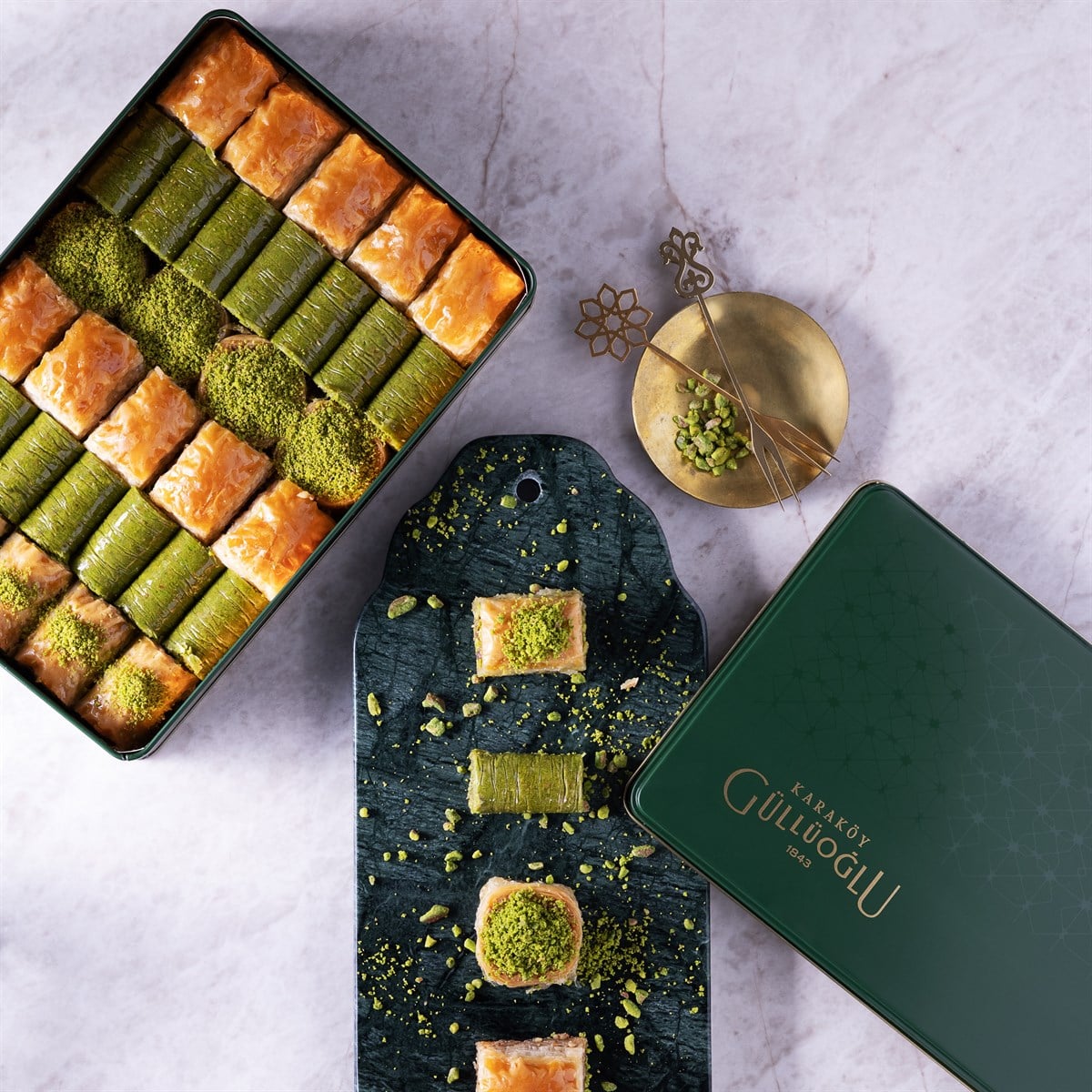 Metal Kutuda Karışık Baklava 900 gr - Karaköy Güllüoğlu - Nadir Güllü