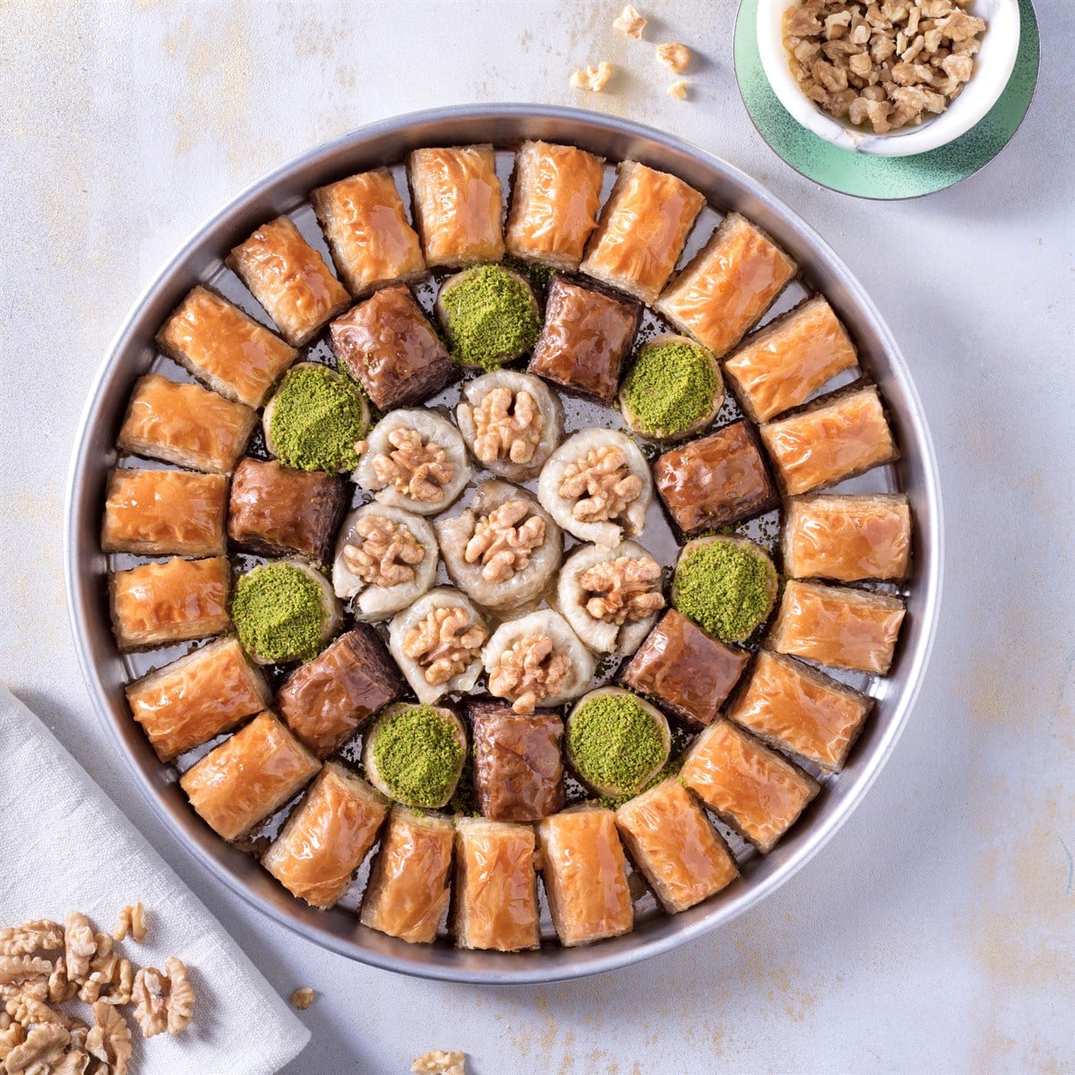 Özel Cevizli Baklava Tepside 1.5 kg