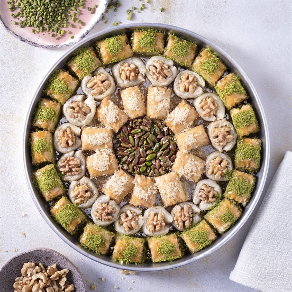 Özel Fıstıklı Cevizli Baklava Tepside 1.5 kg