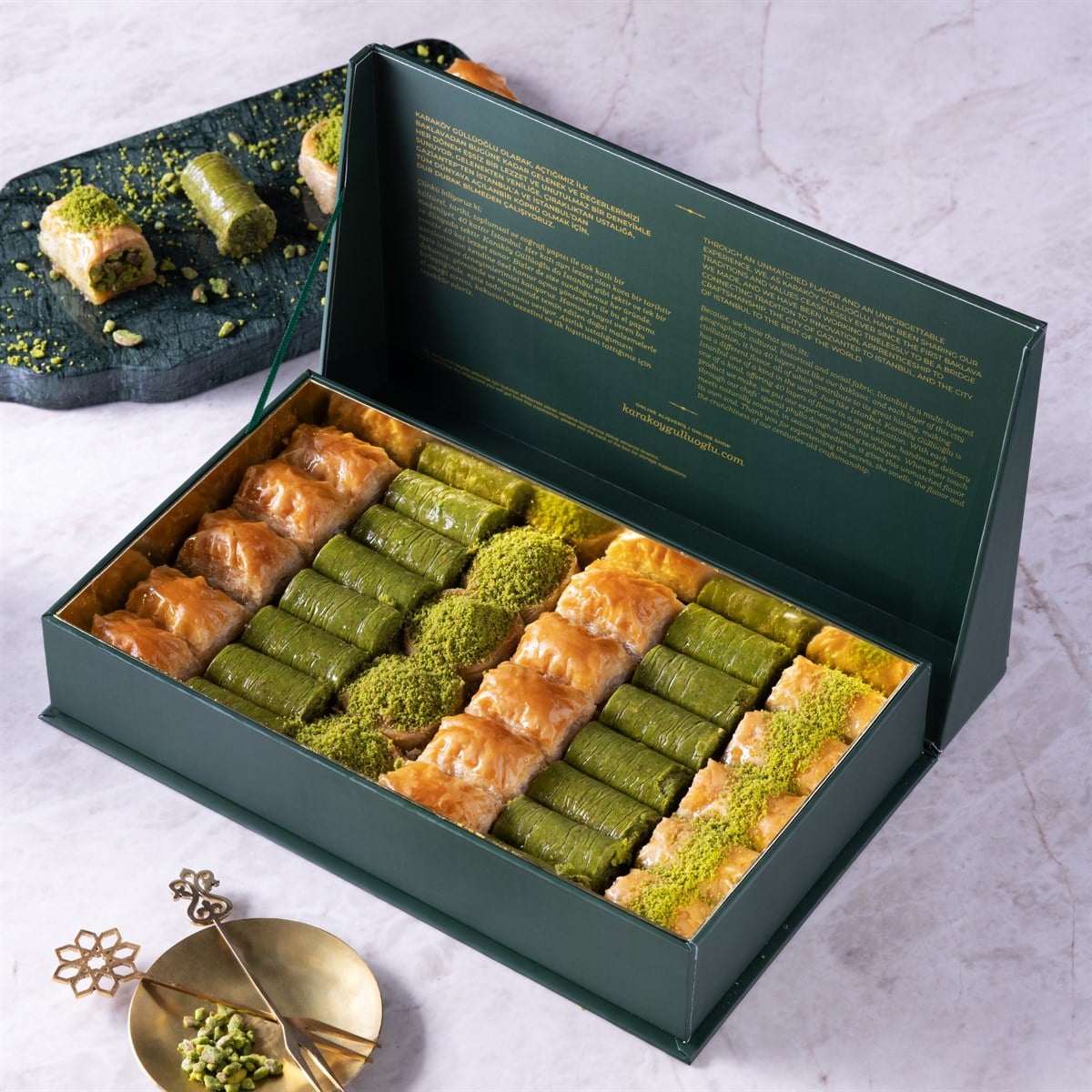 Özel Kutuda Karışık Baklava 1 kg