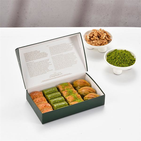 Fıstıklı Baklavalar Klasik Kutuda 500 gr