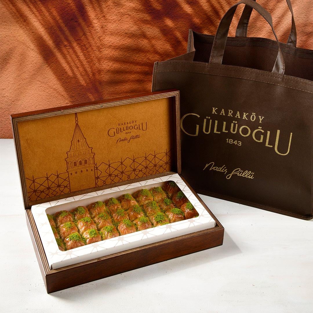 Baklava Sanatı Ahşap Kutu Baklava 1 Kg