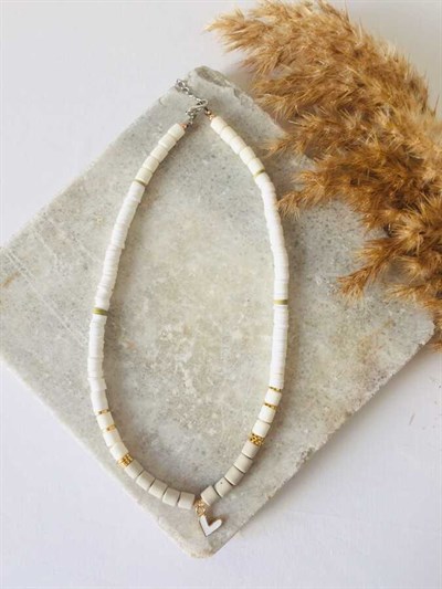 KALPLİ BEYAZ LİNO KOLYE