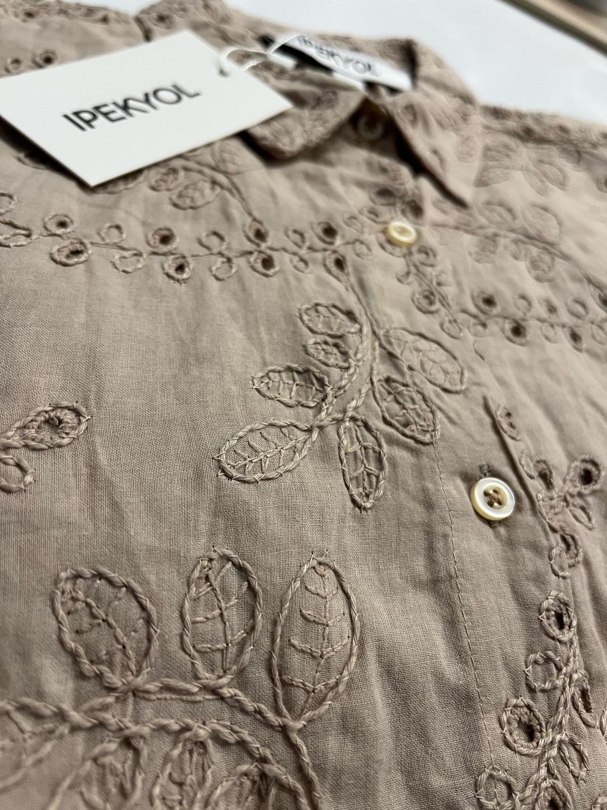 Fisto Detaylı Sütlü Kahve Gömlek