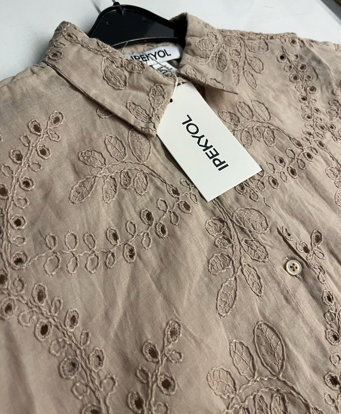 Fisto Detaylı Sütlü Kahve Gömlek