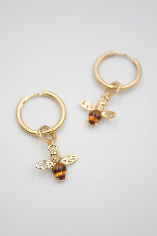 Halka Arılı Charm Küpe