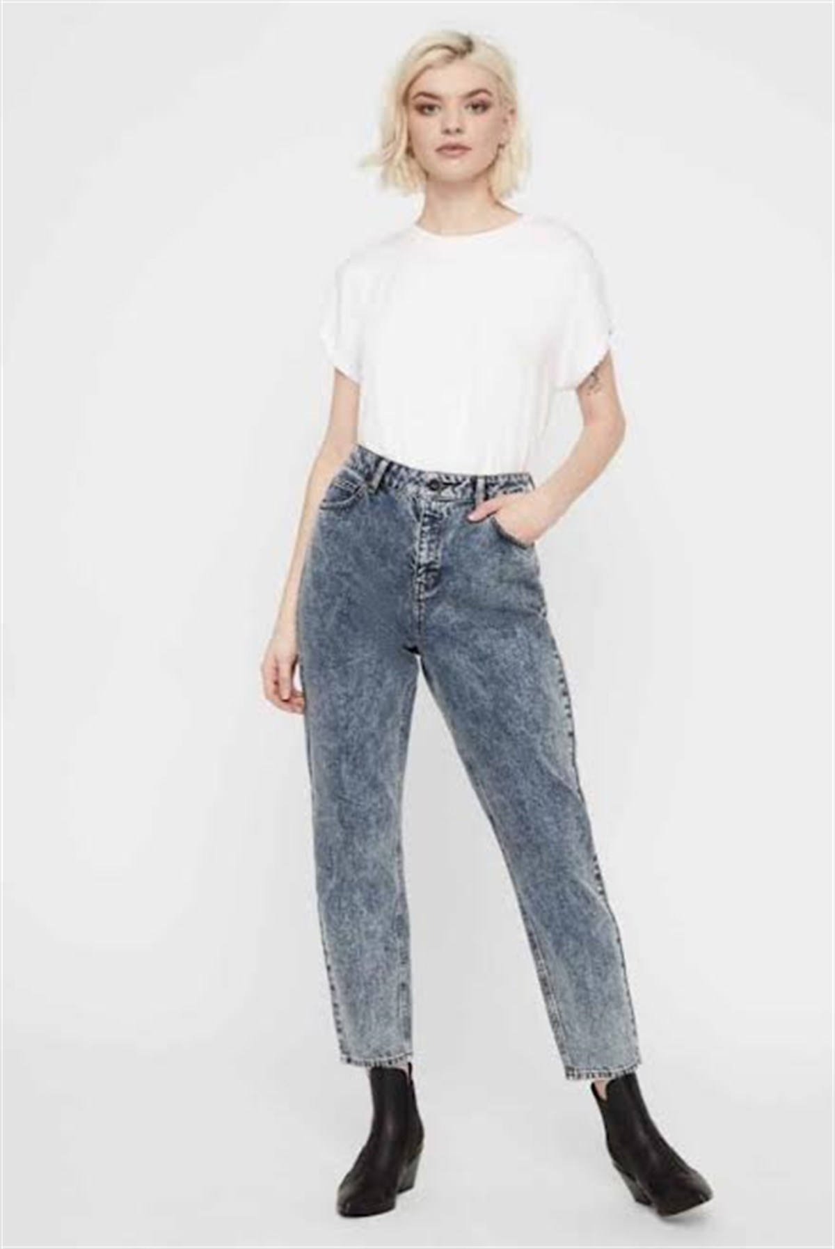 Noisy  May  Mum Jean