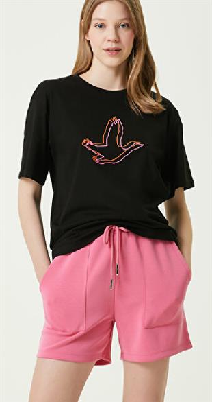 BYMN Turuncu Kuş Baskılı SiyahTişört