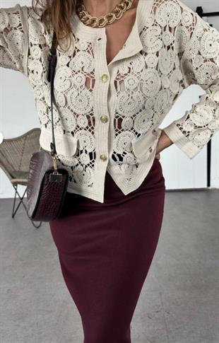 Gold Düğme Detaylı Beyaz Makrome Hırka