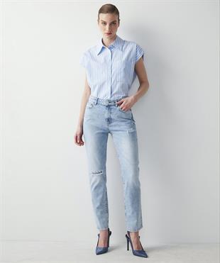 Normal Bel  Yırtık Detaylı Jean