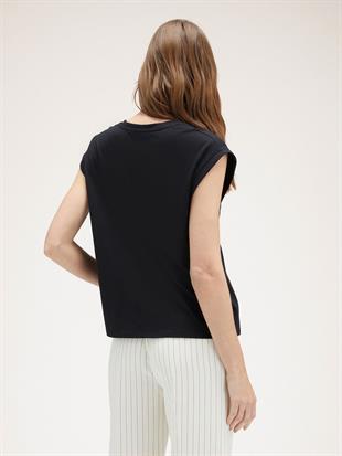 Omuzu İşleme Detaylı Siyah Tişört